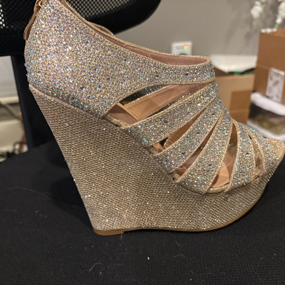 Sparkly Wedges - Picture 2 of 5